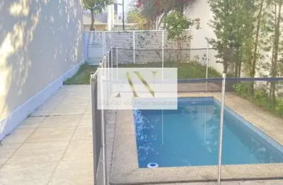 Vendo casa 4 suites com área externa com piscina e churrasqueira