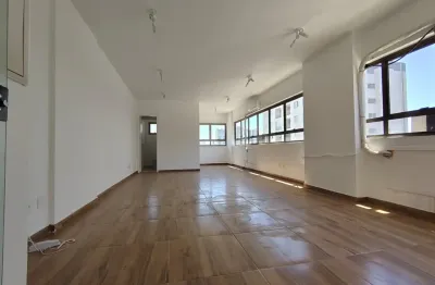 Oportunidade!!! sala comercial de 52m² com 02 banheiros e 01 vaga - santo antônio - scs - sp.