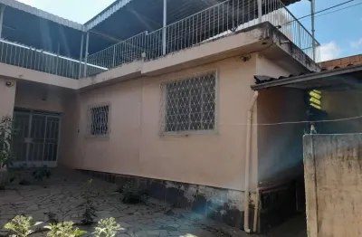 Casa com 3 quartos à venda na Esplanada, Belo Horizonte 