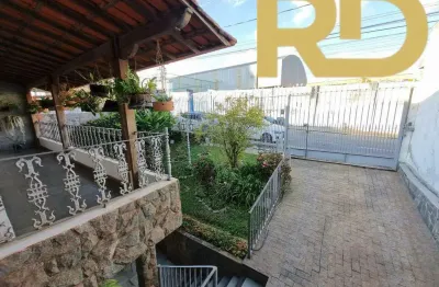 Casa 3 quartos, sendo 1 suíte, com vista para serra do curral e vaga para 3 carros no pompeia