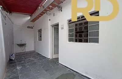 Casa com 2 quartos para alugar no São Geraldo, Belo Horizonte 