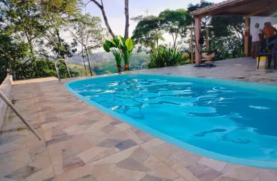 Chácara para Venda em Igaratá, Parque Alpina, 2 dormitórios, 1 banheiro, 4 vagas