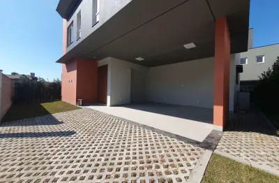 Casa com 4 dormitórios, sendo 1 no térreo, para alugar, lagoa da conceição - florianópolis/sc