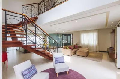 Casa alto padrão  estilo açoriano no bairro estreito com linda vista para o mar.