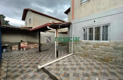 Casa com 2 quartos à venda na Rua Madrid, São João, Betim