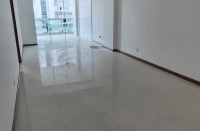 Apartamento com 3 quartos para alugar no Glória, Macaé 