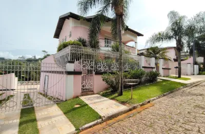 Linda casa a venda em condomínio fechado scorpios  em jordanésia