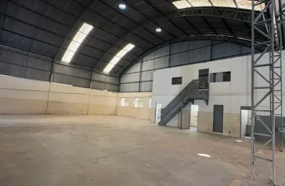 Aluguel de um  galpão de 400 mt em condominio fechado em jordanesia cajamar