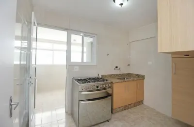 Apartamento em pinheiros reformado com 2 dormitórios grandes - sp