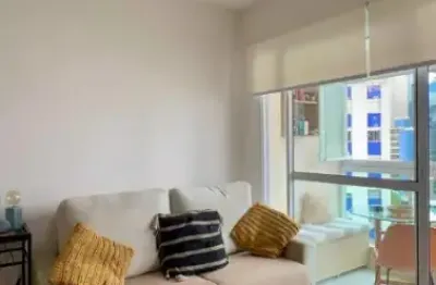 Apartamento em Pinheiros com 1 dormitório, vararan e vaga de Garagem - São Paulo