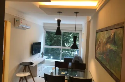 Excelente flat mobiliado na rua amélia fone (81)996344755