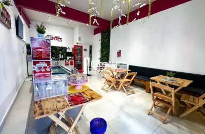 Ponto Comercial à Venda – Sorveteria Completa no Coração de Balneário Camboriú