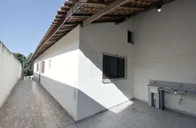Casa  2 quartos sendo 1 suite 2 vagas amplo quintal em cotia bairro lageado