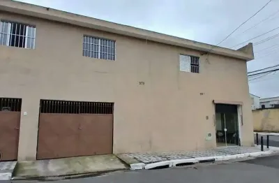 Casa com 2 quartos para alugar na Avenida Deocleciano Alves Pereira, Vila Rosária, São Paulo