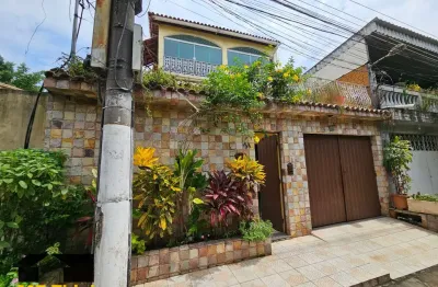 Ampla casa de 3 pavimentos – 208m² de área construída em cosmorama, mesquita