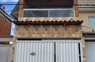 Casa independente, excelente acabamento – 2 quartos e varanda