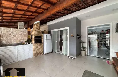 Casa de 3 quartos (1 suíte) no condomínio beija-flor