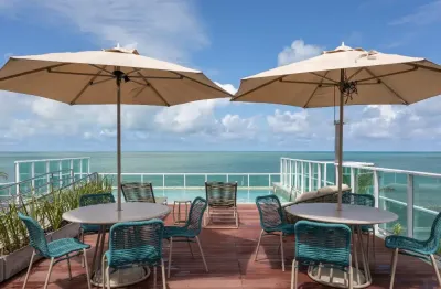 Apartamento de 2 quartos beira mar do bessa- oportunidade