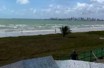 Bahay frente mar- torre a- vista definitiva- 3 suítes- pé na areia em ponta de campina