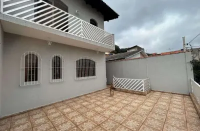 Sobrado a venda no jd abril, osasco: 3 quartos, suite, garagem coberta e quintal.