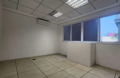 Conjunto comercial a venda, 38 m2  , subdividido em 03 salas mais banheiro e 01 vaga de estacionamento no open mall the square, na raposo tavares