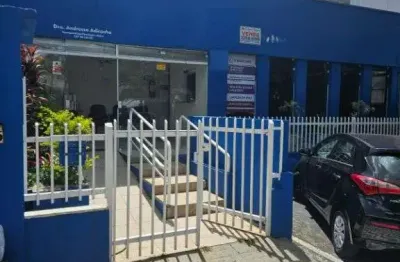 Imovel comercial a venda com 7 salas, 3 wc&#39;s, salao comercial e 2 vagas.