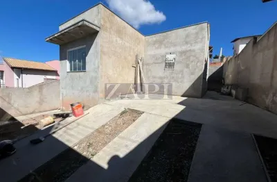 Casa com 3 quartos à venda no loteamento residencial tiradentes, poços de caldas  por r$ 490.000