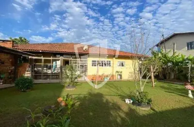 Casa com 5 quartos à venda na barra da lagoa, florianópolis  por r$ 2.600.000