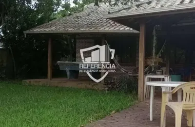 Casa exclusiva frente ao canal da barra da lagoa – florianópolis