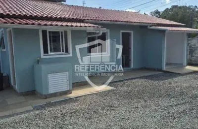Casa com 3 quartos para alugar na Barra da Lagoa, Florianópolis 