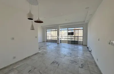 Centro, 4 quartos, varanda, dce, garagem,  elevador. excelente localização.