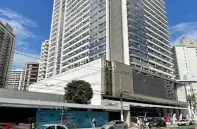 Centro, studio mobiliado com área de lazer completa,  portaria 24 hs e elevadores.