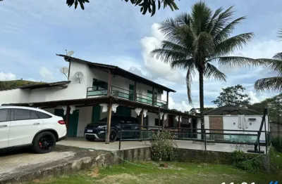 Casa com 3 suítes, área gourmet e toda mobiliada, com sistema de segurança