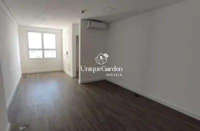 Sala comercial com 1 sala para alugar na rua tiradentes, 299, centro, jacareí, 27 m2 por r$ 1.450