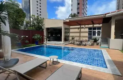 Casa à venda com 400m²,  4 dormitórios sendo 1 suíte master, com varanda vista piscina, 3 vagas de
