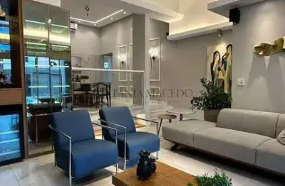 Casa à venda, porteira fechada, decorada com móveis de alto padrão, com piscina, academia. boa viag