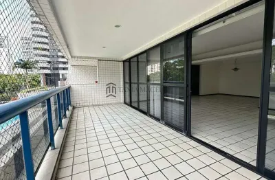 Apartamento à venda com 200m², 4 quartos sendo 2 suítes, wc social, sala 3 amb, varanda, cozinha e