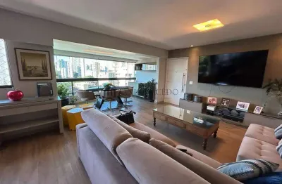 Apartamento à venda com 200m², 2 varandas, sala 3 amb, wc social, 4 quartos, área de serviço, depen