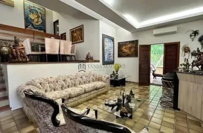 Casa à venda com 400m²,  6 dormitórios sendo 1 suíte master com banheira, closet, 4 vagas,  apipuco