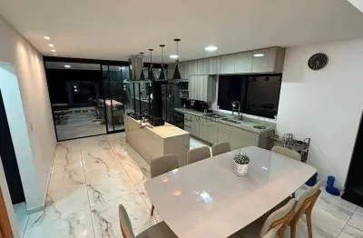 Casa à venda com 298m², 04 dormitórios, sendo 01 suíte master com closet, varanda, escritório, 2 va
