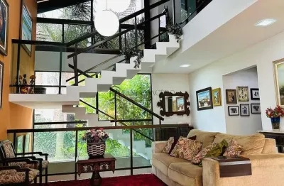Casa à venda com 360m², 5 dormitórios, 5 suítes, sala três ambientes, espaço gourmet, 3 vagas, alph