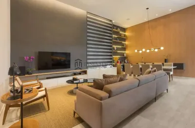 Casa jardim à venda com 233m², 3 dormitórios, sendo 1 suíte c/ closet e escritório, área gourmet, 2