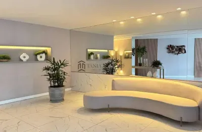 Apartamento à venda com 257m²,  4 dormitórios sendo 2 suítes, com terraço, dependência completa, 2