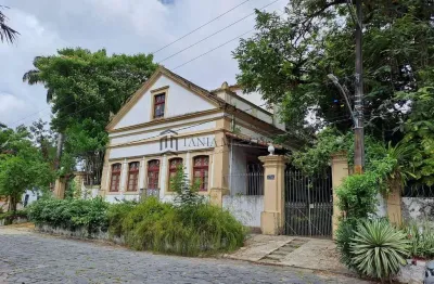 Casa histórica  à venda estilo colonial,5 dormitórios, 780m² de área útil, um jardim magnifico -poç