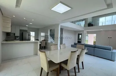 Casa para Locação com 290m²,  4 dormitórios, 2 suítes sendo 1 master com closet, piscina, 2 vagas,C