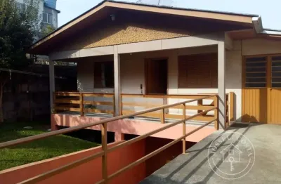 Casa independente em  3 quartos com pátio  bairro são cristóvão