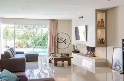 Sobrado à venda 4 quartos 2 suítes 6 vagas 600mts de construção