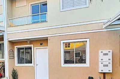 Linda casa em condominio: seu refúgio tranquilo, perto de tudo que importa.