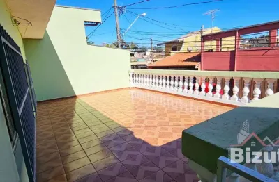 Casa à venda na Rua Leoneto Carletti, 159, Jardim Pacaembu, Jundiaí