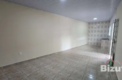 Casa com 2 quartos para alugar na Avenida Alexandre Milani, 2711, Jardim Rosaura, Jundiaí